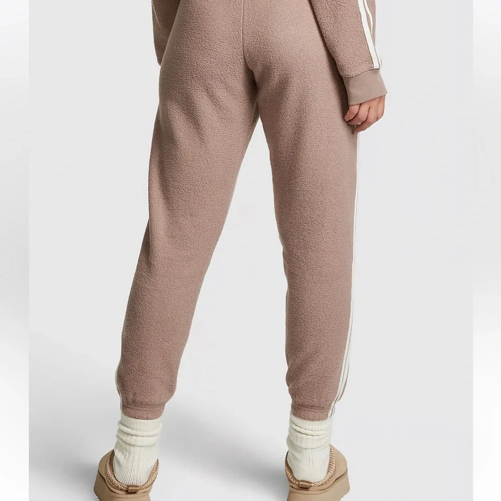 New PINK Reverse Fleece High-Waist‎ Gym Pants